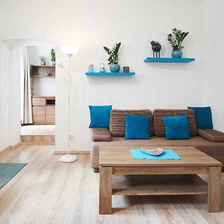 Nice Home To Stay At Prague Close To Castle With Terrace And Garden Exterior foto